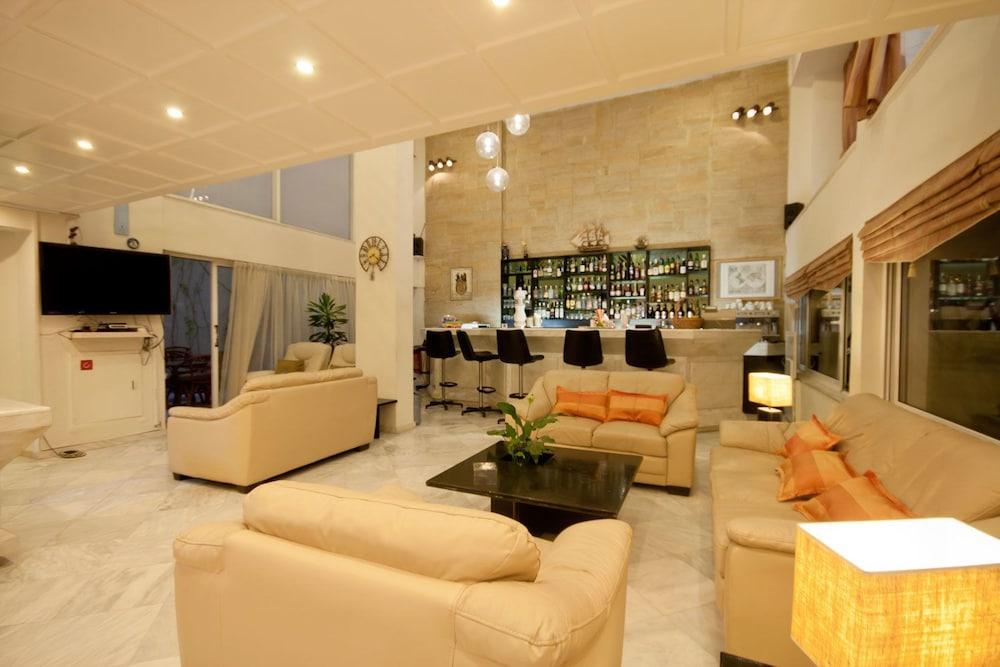 Liberty Hotel Ретимно Экстерьер фото