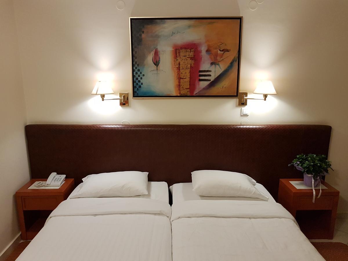 Liberty Hotel Ретимно Экстерьер фото